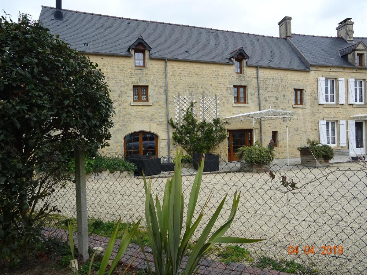 La Ferme Aux Chats Formigny Ngoại thất bức ảnh